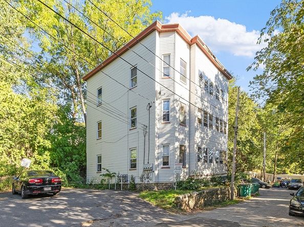 33-35 Omena Pl, Fitchburg MA 01420