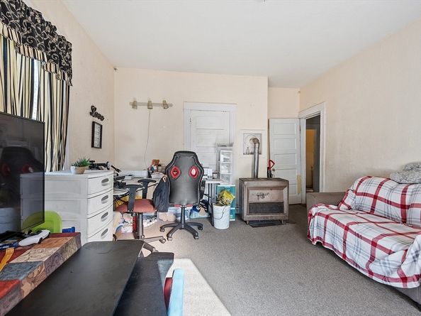 33-35 Omena Pl, Fitchburg MA 01420