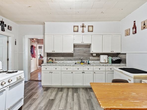 33-35 Omena Pl, Fitchburg MA 01420