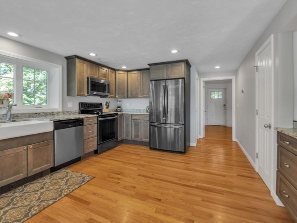 43 Mountain Brook Rd, Sturbridge MA 01566