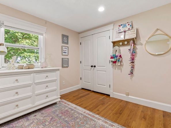 11 Crowley Rd, Burlington MA 01803