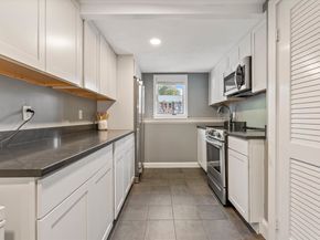 11 Crowley Rd, Burlington MA 01803