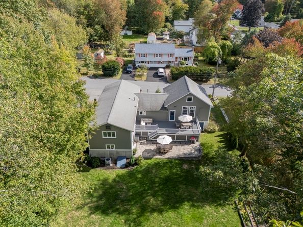 11 Crowley Rd, Burlington MA 01803