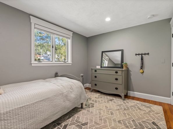 11 Crowley Rd, Burlington MA 01803