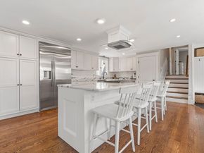 11 Crowley Rd, Burlington MA 01803