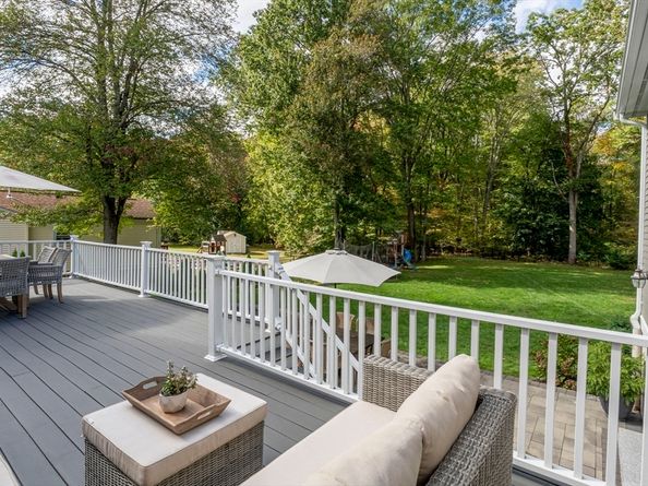 11 Crowley Rd, Burlington MA 01803