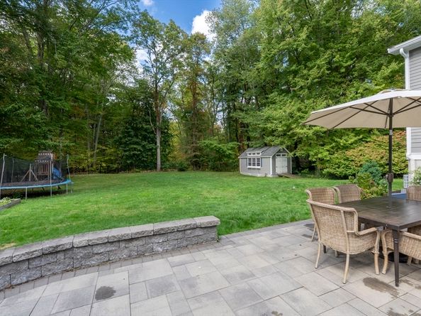 11 Crowley Rd, Burlington MA 01803