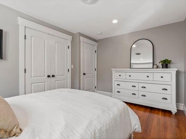 11 Crowley Rd, Burlington MA 01803