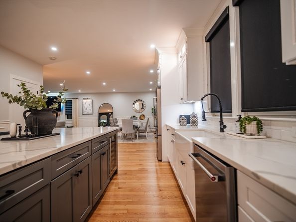 6 Rivendell Ln, Millis MA 02054