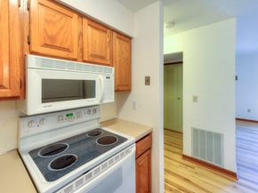340 Sunderland Rd 23, Worcester MA 01604