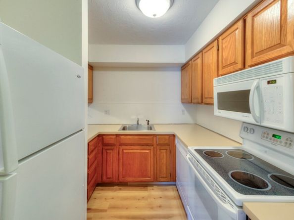 340 Sunderland Rd 23, Worcester MA 01604