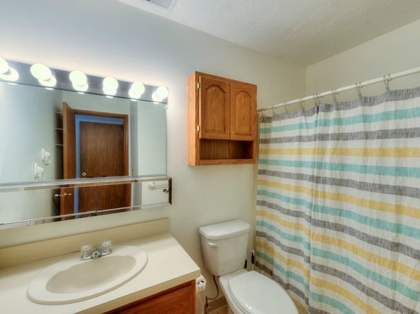 340 Sunderland Rd 23, Worcester MA 01604