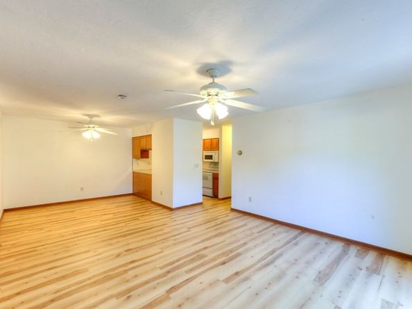 340 Sunderland Rd 23, Worcester MA 01604