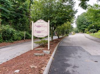 340 Sunderland Rd