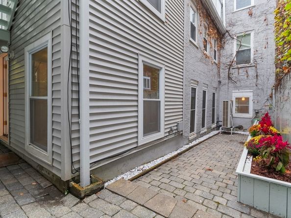 385 Meridian St 1, Boston MA 02128