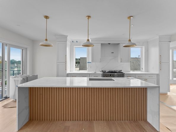 595 Broadway 202, Somerville MA 02145