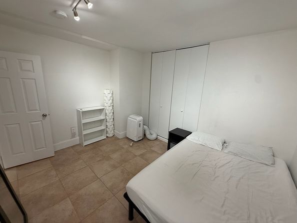390 Riverway 6, Boston MA 02115