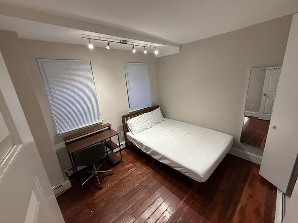390 Riverway 6, Boston MA 02115