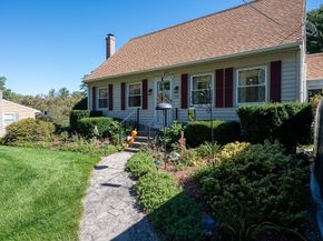 62 Larned Rd, Oxford MA 01540