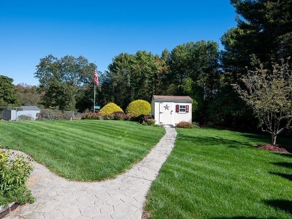 62 Larned Rd, Oxford MA 01540