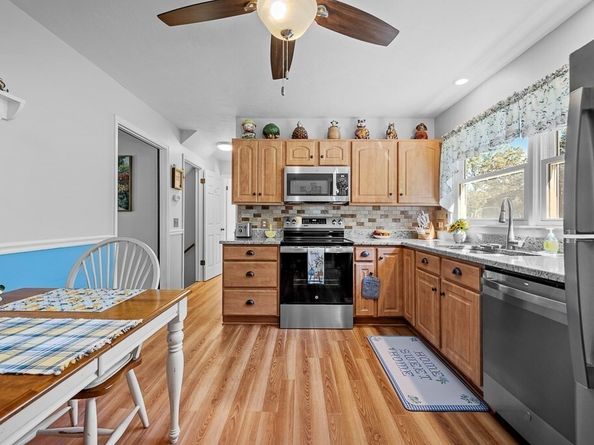 62 Larned Rd, Oxford MA 01540