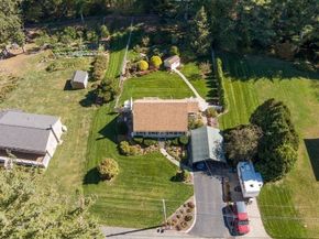 62 Larned Rd, Oxford MA 01540