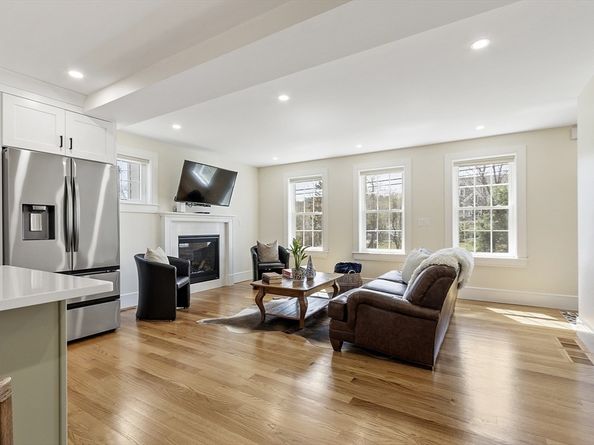 1014 Highland St, Holliston MA 01746