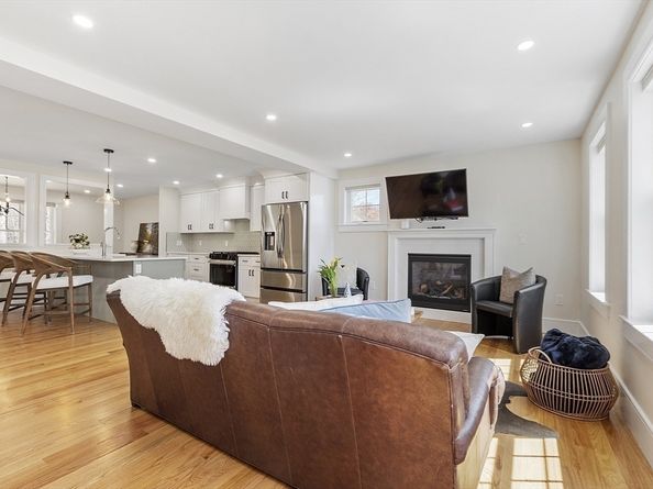 1014 Highland St, Holliston MA 01746