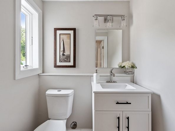 30 Paul Revere Rd, Acton MA 01720