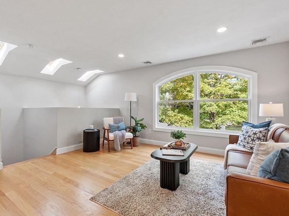 30 Paul Revere Rd, Acton MA 01720
