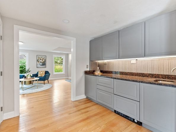 30 Paul Revere Rd, Acton MA 01720