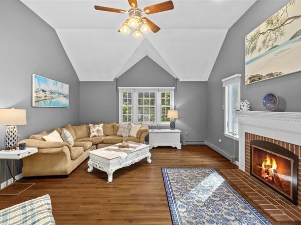56 Wiltshire Ln, Marshfield MA 02050