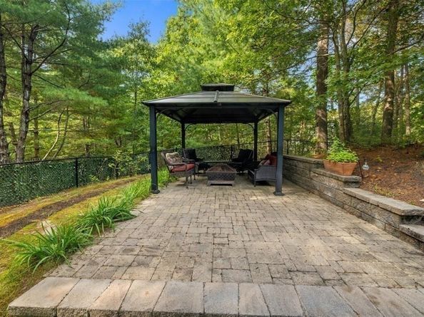 56 Wiltshire Ln, Marshfield MA 02050