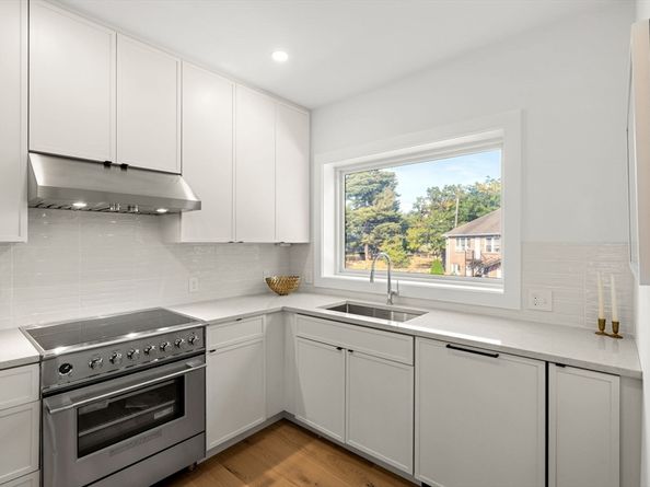 106 River Street 14, Newton MA 02465