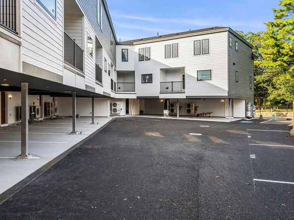 106 River Street 14, Newton MA 02465
