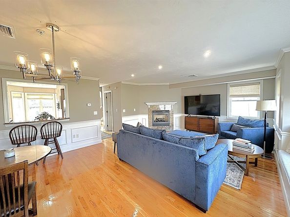 909 Washington St 14, Norwood MA 02062