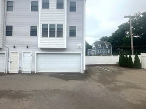 909 Washington St 14, Norwood MA 02062