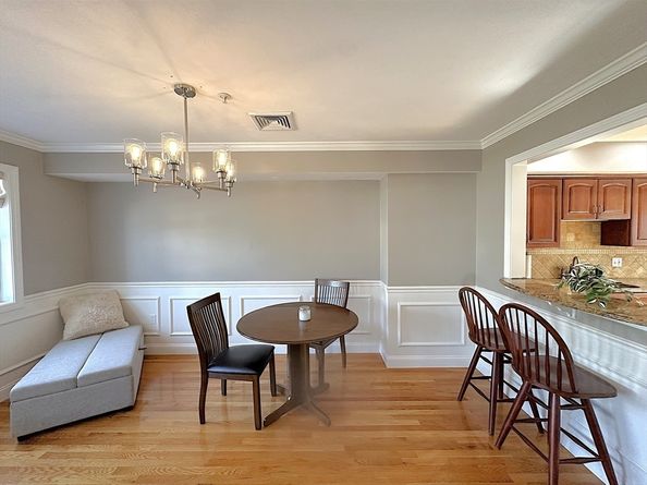 909 Washington St 14, Norwood MA 02062