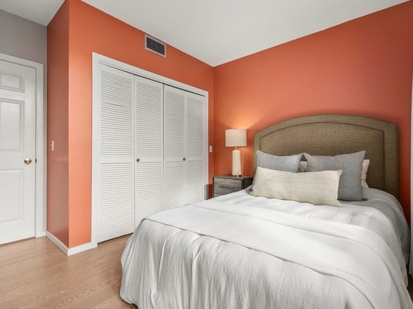 51 Pettee St 11, Newton MA 02464