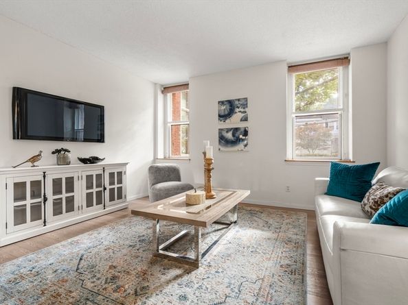 51 Pettee St 11, Newton MA 02464