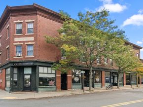 51 Pettee St 11, Newton MA 02464