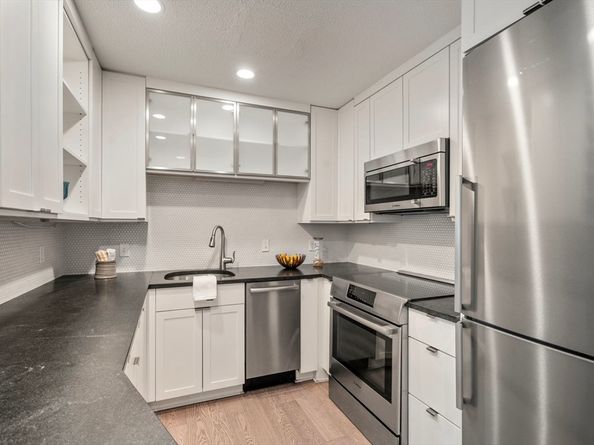 51 Pettee St 11, Newton MA 02464