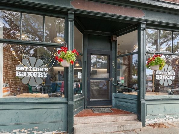 51 Pettee St 11, Newton MA 02464