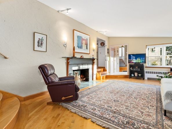 75 Bay View Dr, Swampscott MA 01907