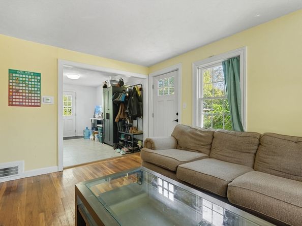 314 Burncoat St, Worcester MA 01606