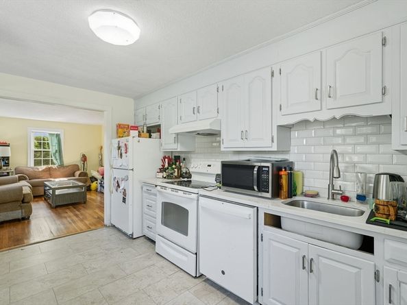 314 Burncoat St, Worcester MA 01606