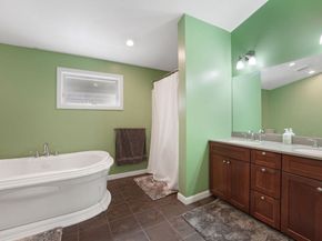 196 High Street, Rochester MA 02770