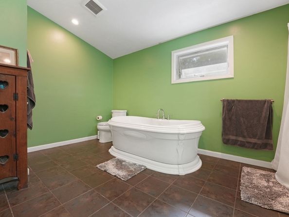 196 High Street, Rochester MA 02770