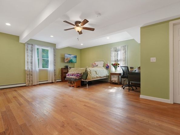 196 High Street, Rochester MA 02770