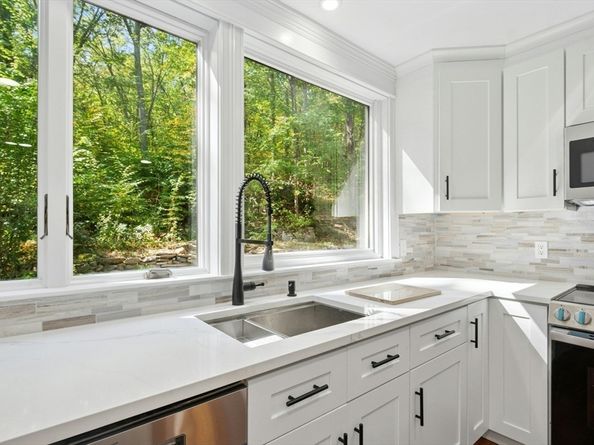 184 Old Bolton Rd, Stow MA 01775